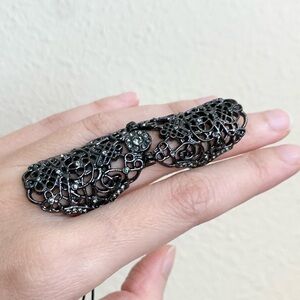 BCBG BCBGMAXAZRIA Ring Gunmetal Joint Knuckle Big Antique Style size 6